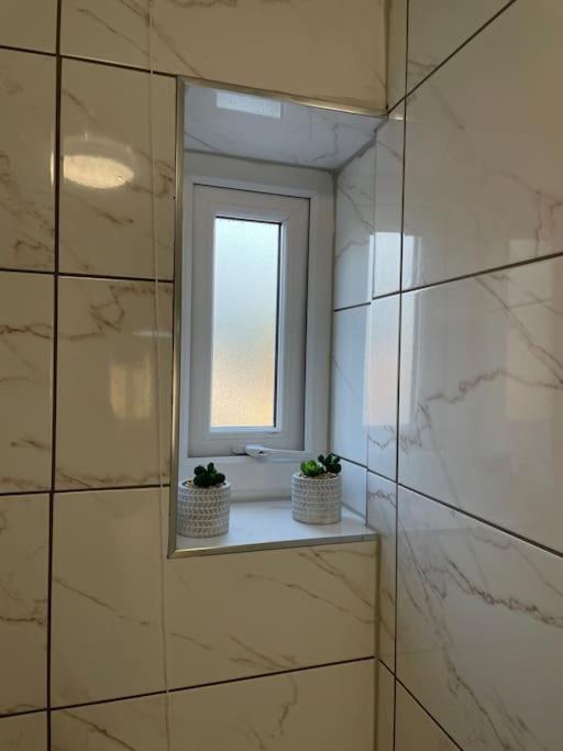 Modern 1 Bed Apartment In The City Centre Of ダービー エクステリア 写真