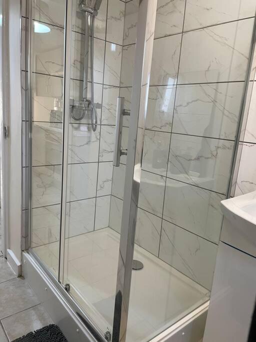 Modern 1 Bed Apartment In The City Centre Of ダービー エクステリア 写真
